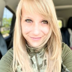 Meet your Posher, Kayla